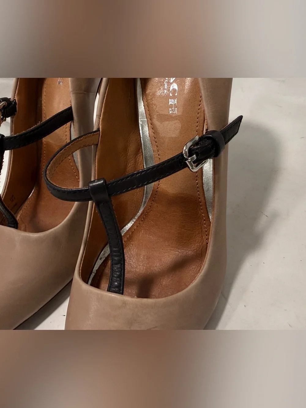 Coach Fulton T Strap Taupe Leather Stiletto Pumps Shoes Sz 5.5 Black Accent
